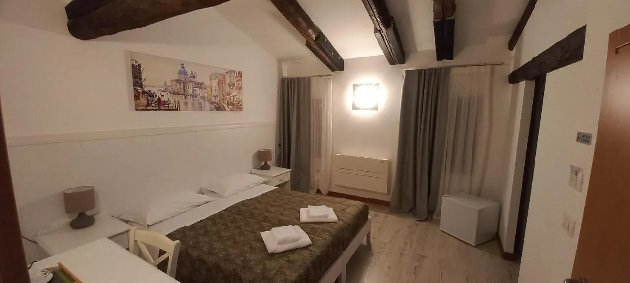 Guest house Palazzetto Canossa Venice Italy