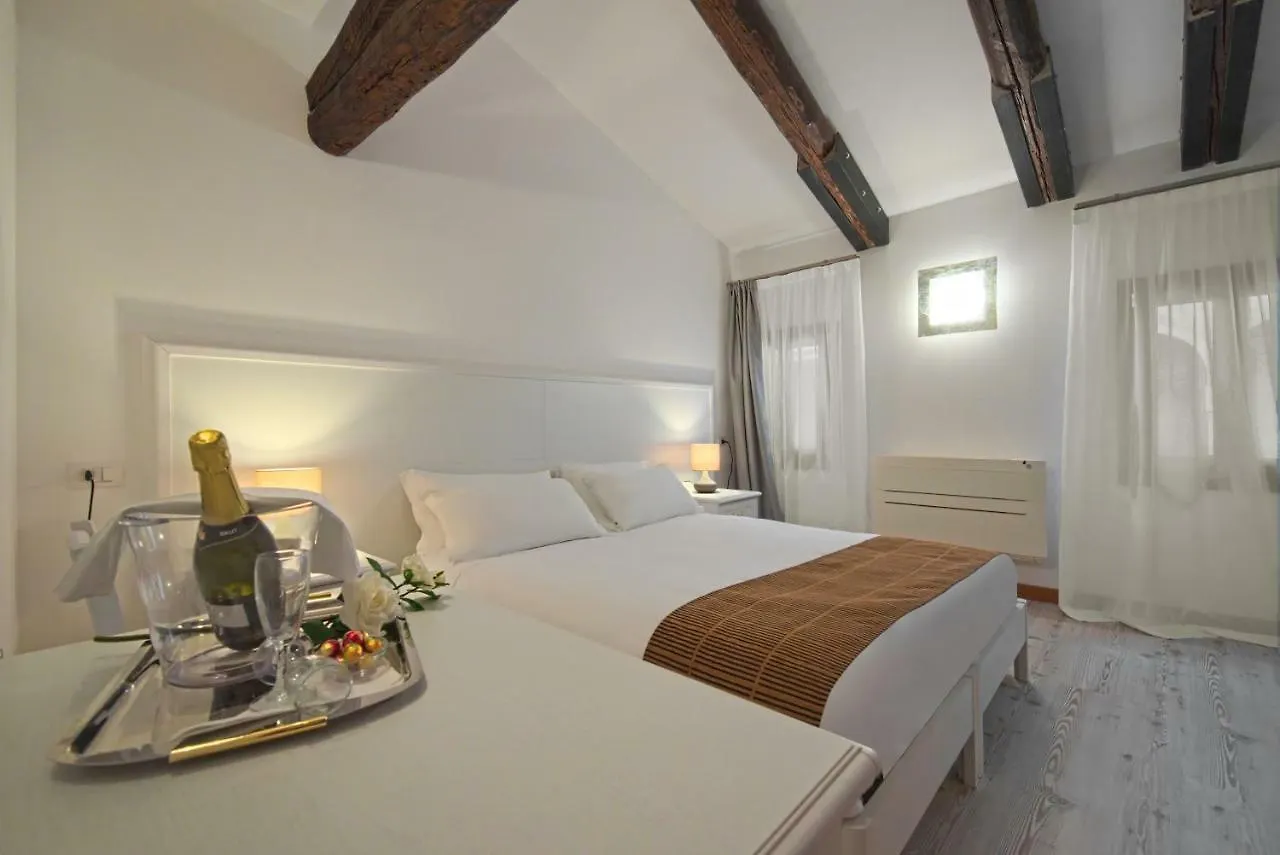 Guest house Palazzetto Canossa Venice